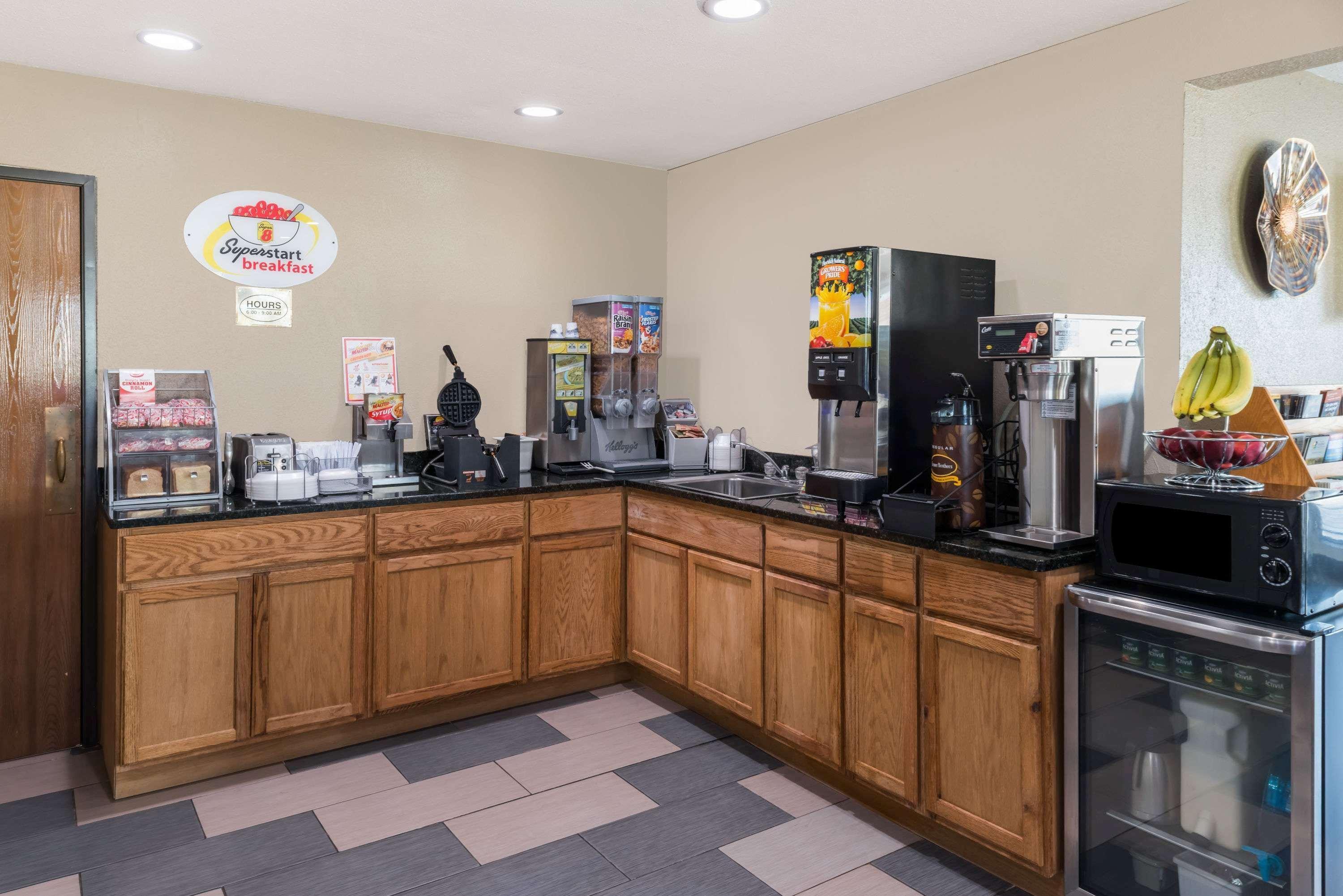 Super 8 By Wyndham Okawville Luaran gambar